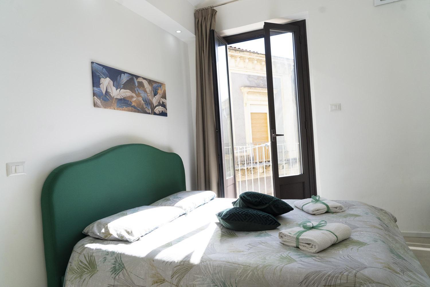 Martiry Suite Apartment คาตาเนีย ภายนอก รูปภาพ